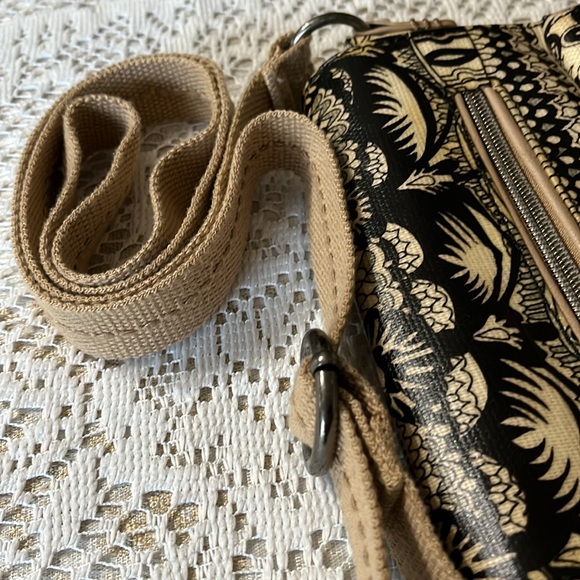 Sakroots Black & White Crossbody - Picture 4 of 11
